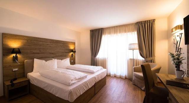 Люкс с балконом Golden Park Resort