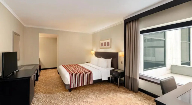 Двухместный полулюкс Ramada Plaza by Wyndham Dubai Deira