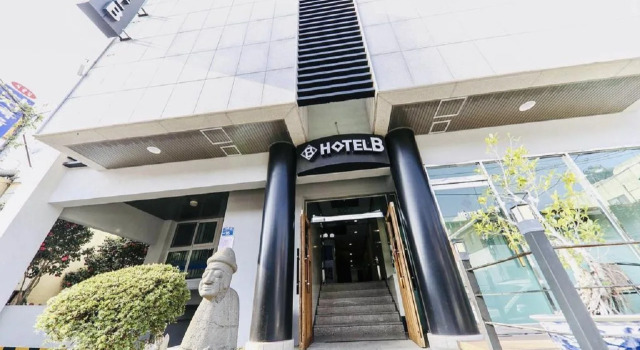 B Hotel