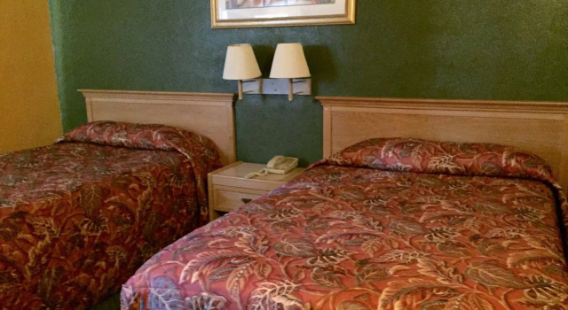 Shangri La Motel Ocala near Hwy 301, จอง โมเทล โอกาลา Ocala National Forest