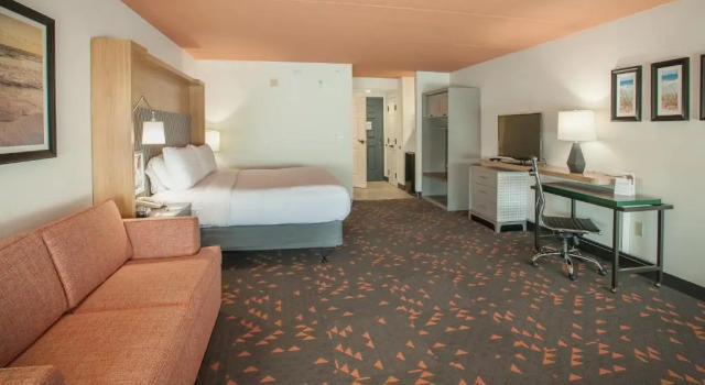 Двухместный номер Executive Holiday Inn Pensacola - University Area by IHG