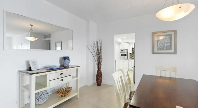 2 Bedrooms 2 Full Bathrooms Apt. on the Beach