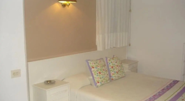Одноместный номер Standard с балконом Hostel Central Zaragoza