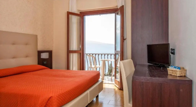 Двухместный номер с видом на озеро Hotel Bellavista