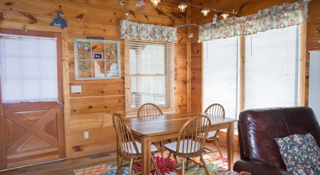 On Mountain Time - One Bedroom Cabin
