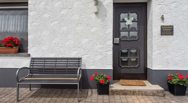 Holiday Home Eifelhome in Germany, Забронировать Отель Клайнлангенфельд Vulkan Eifel
