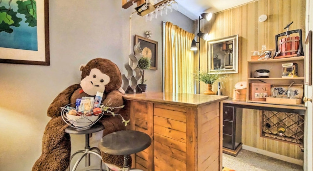 Artsy Getaway ~ 8 Miles to Downtown Kansas City!, Book Vacation Home Kansas City Kansas