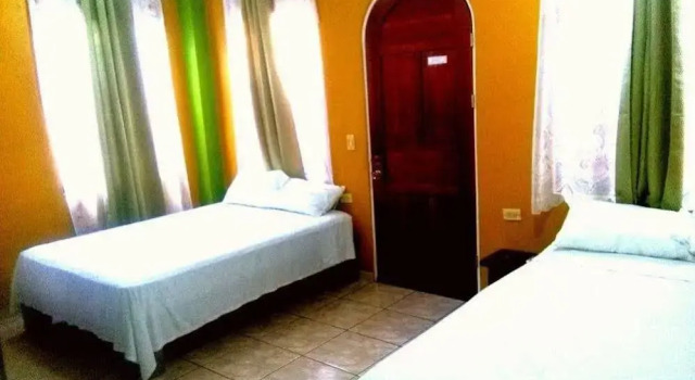 Cabinas Mansión Tropical Quepos, Rezervovat Apartmánový hotel Levné hotely v Puntarenas