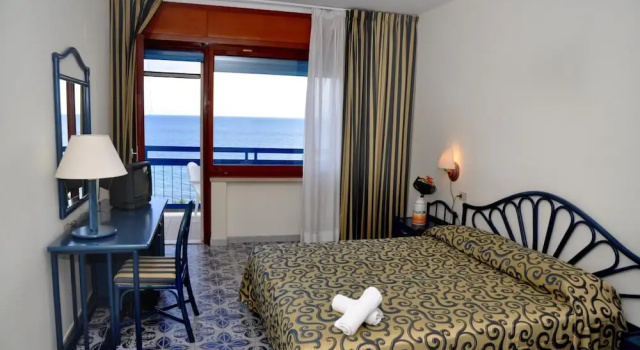 Hotel Baia Delle Sirene, Забронировать Отель Отели Марина-ди-Камерота с завтраком, Завтраки