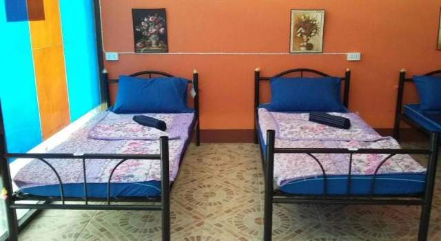 Blue Hostel, Забронировать Хостел Отели Ко-Пханган с парковкой, рядом с Вечеринка «Праздник полной луны» на пляже Хаад-Рин, Парковка