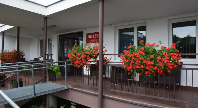 Hotel Poświętne, Varaa Hotelli Płońsk 