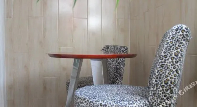 Cartbon Art Hotel