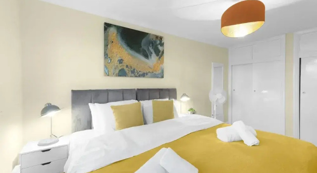 Modern 2 Bedroom Apt in Broadlands Court