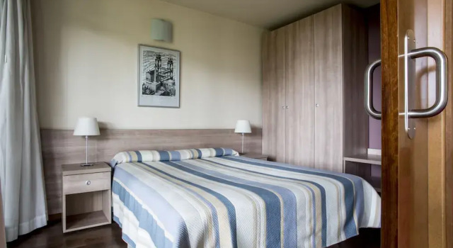 Студия Executive Residencia Universitaria Resa Hernán Cortés - Centro Adscrito a REAJ