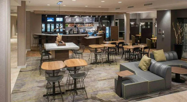 Кровать в общем номере Courtyard by Marriott Albany Clifton Park