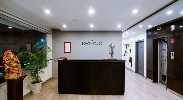 OYO Townhouse 023 CR Park