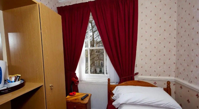Номер Standard Balmoral House Hotel