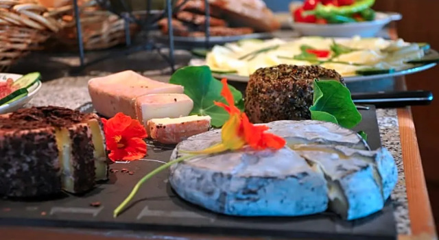 Gmiatliche Stubm, Book Hotel Hoteller i Fuerstenfeld med parkering, Parkering