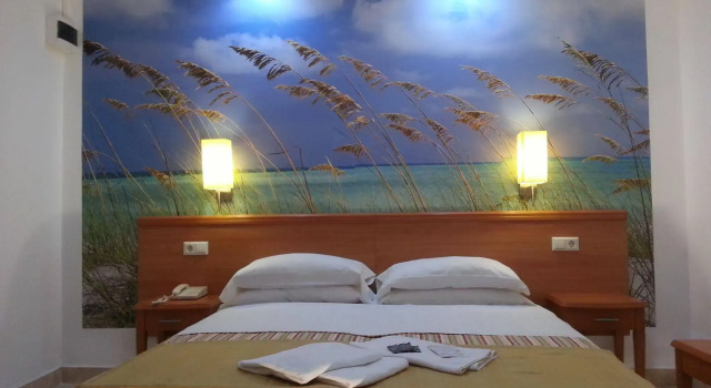 Hotel Vedrá, Book Hotel Sant Antoni de Portmany 