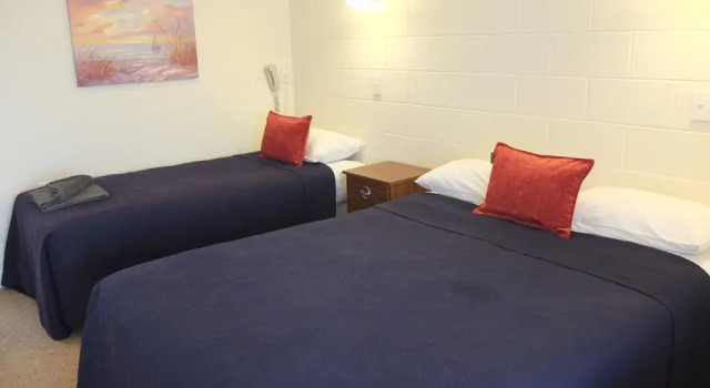 Двухместная студия Standard Colonial Court Motel