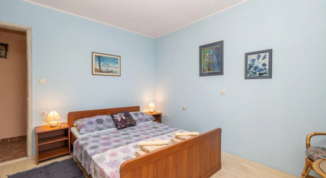 Stunning Home in Jadranovo With Wifi and 5 Bedrooms, Забронировать Отель Отели Приморско-Горанской жупания с парковкой, Парковка