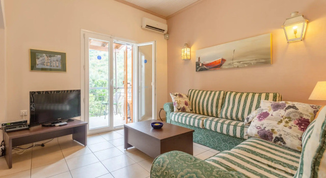 Fay Apartment Walk to Beach Sea Views A C Wifi Car Not Required - 2617
