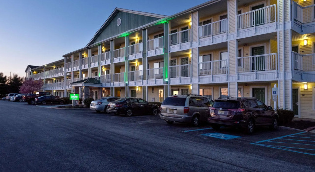 HomeTowne Studios by Red Roof Philadelphia-Maple Shade, NJ, Prenota Hotel Maple Shade Philadelphia Metropolitan Area