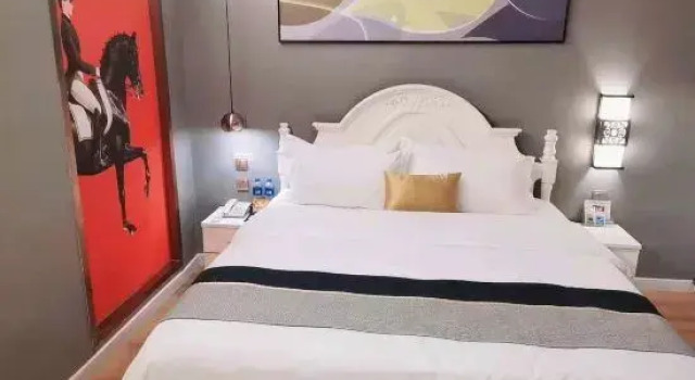 Jiatai Chain Business Hotel (Zhuanghe High-speed Railway Station)
