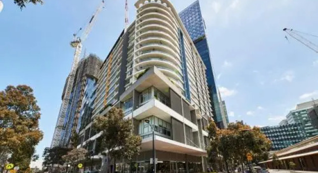 Convenient & Modern 1 Bed Apartment Docklands, Забронировать Апартаменты/квартира Отели Мельбурна с бассейном, рядом с Пристань для яхт «Е», Бассейн