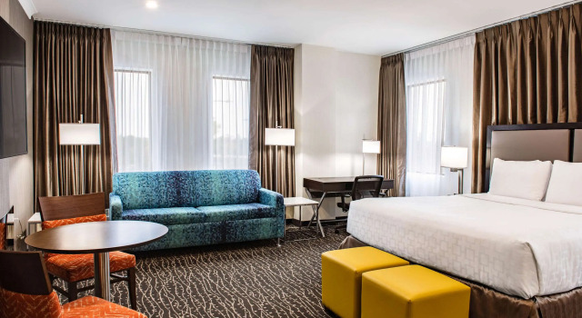 Clarion Hotel & Suites, Book Hotel Hotels in Manitoba with a Pool, Swimming Pool