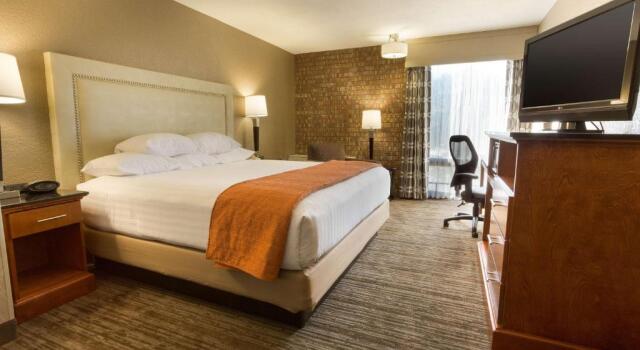 Номер Superior Drury Inn & Suites Austin North