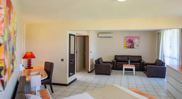 Полулюкс Canella Beach Hotel