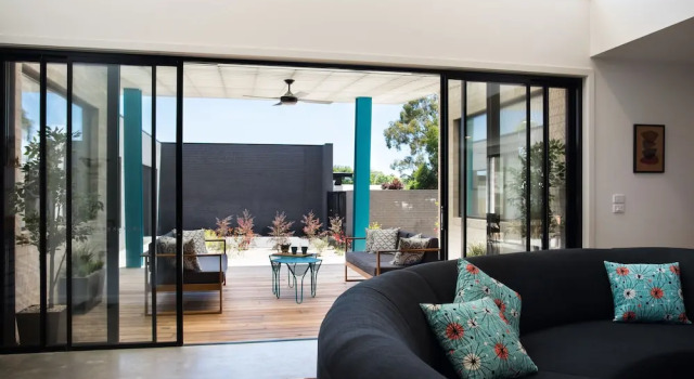 Arenas South, Book Hotel Daylesford 