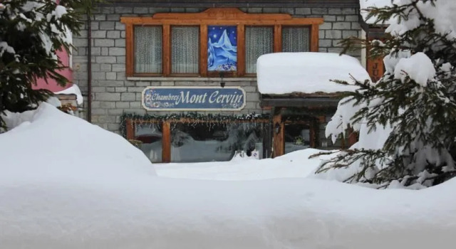 Chambres Mont Cervin, Забронировать Отель Отели Брей-Червиния с парковкой, рядом с Лыжный подъемник Червиния, Парковка