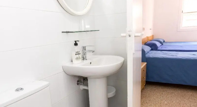 Трёхместный номер Standard Hostal El Mercat