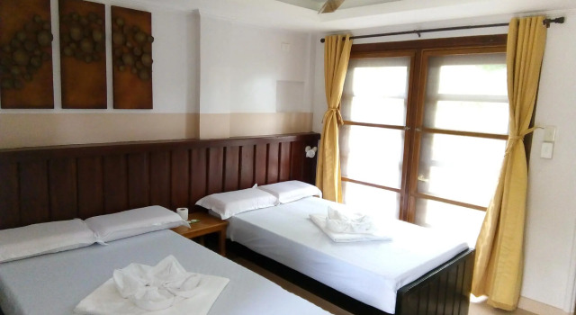 Ferellee Beachfront Inn, Book Hotel Port Barton 