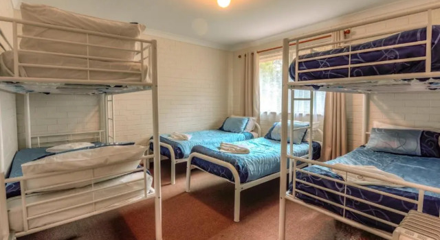 Шале с 3 комнатами Emu Beach Chalets