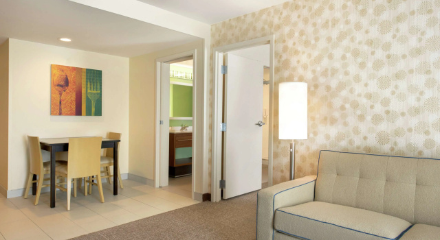 Home2 Suites by Hilton Milwaukee Airport