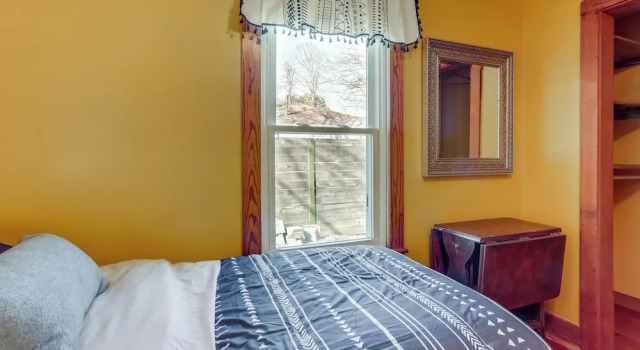 2 Mi to UA: Central Fayetteville Home w/ Patios, Prenota Hotel Fayetteville Northwest Arkansas