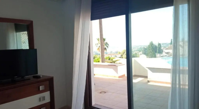 Апартаменты Luxury apartment with sea views in golf area.