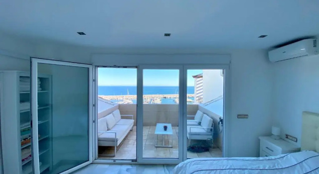 Апартаменты Luxury Puerto Banus Penthouse With Parking & WI-FI