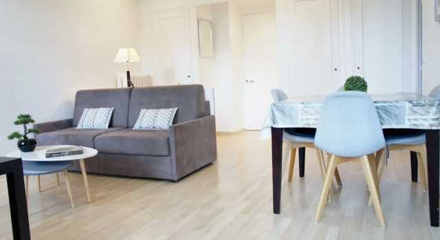 L'Orient Palace 2 Apartment, Забронировать Апартаменты/квартира Отели Ментон с парковкой, Парковка