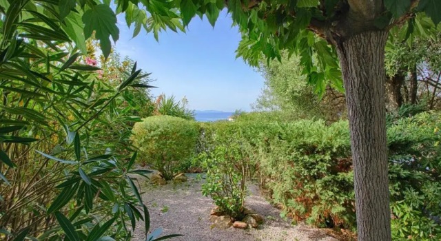 Апартаменты Appartement jardinet à 5 min des plages- Sanguinaires -Ajaccio