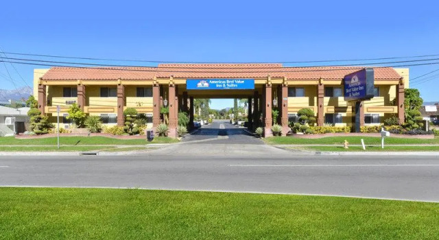 Кровать в общем номере Americas Best Value Inn & Suites - Fontana