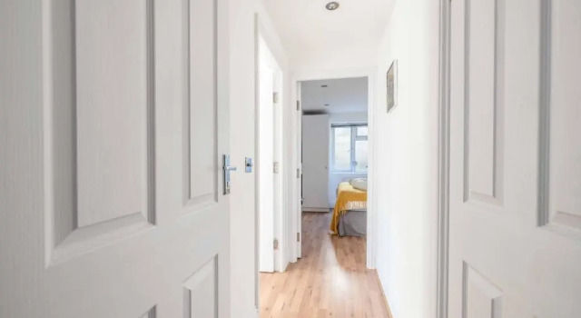Windsor centre sleeps six with parking, Забронировать Отель Виндзор Беркшир