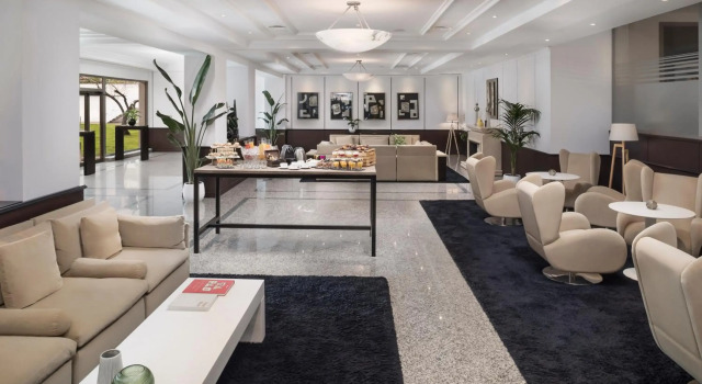 Meliá Madrid Barajas, Забронировать Отель Бизнес-отели Мадрида, 4* 5*