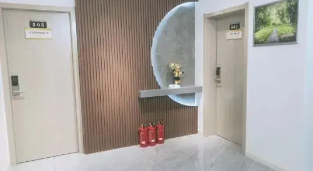Famous Enterprise Eco-friendly Homestay, Prenota Hotel Zhenjiang Jiangsu