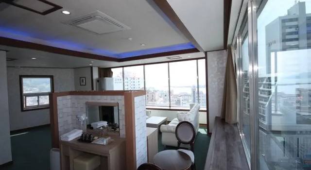 Люкс Royal Tongyeong Tourist Hotel