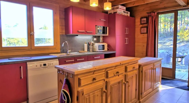 Коттедж с 6 комнатами CASA Forêt Blanche Magnifique CHALET 13 personnes à RISOUL