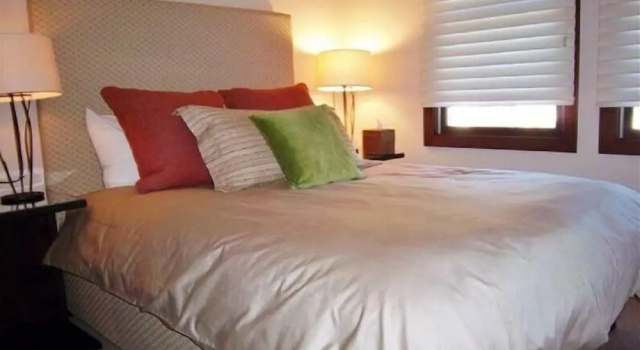Ski in, Ski out, 2 Bedroom Luxury Residence with hot tub access and expansive views